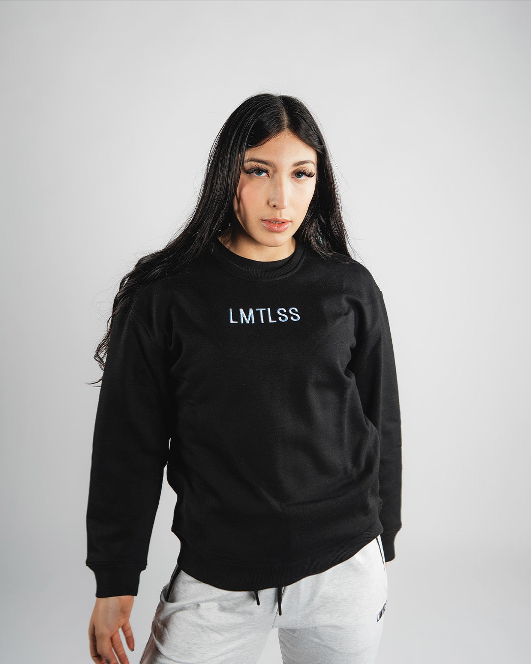 LMTLSS Velvet Crewneck in black — front