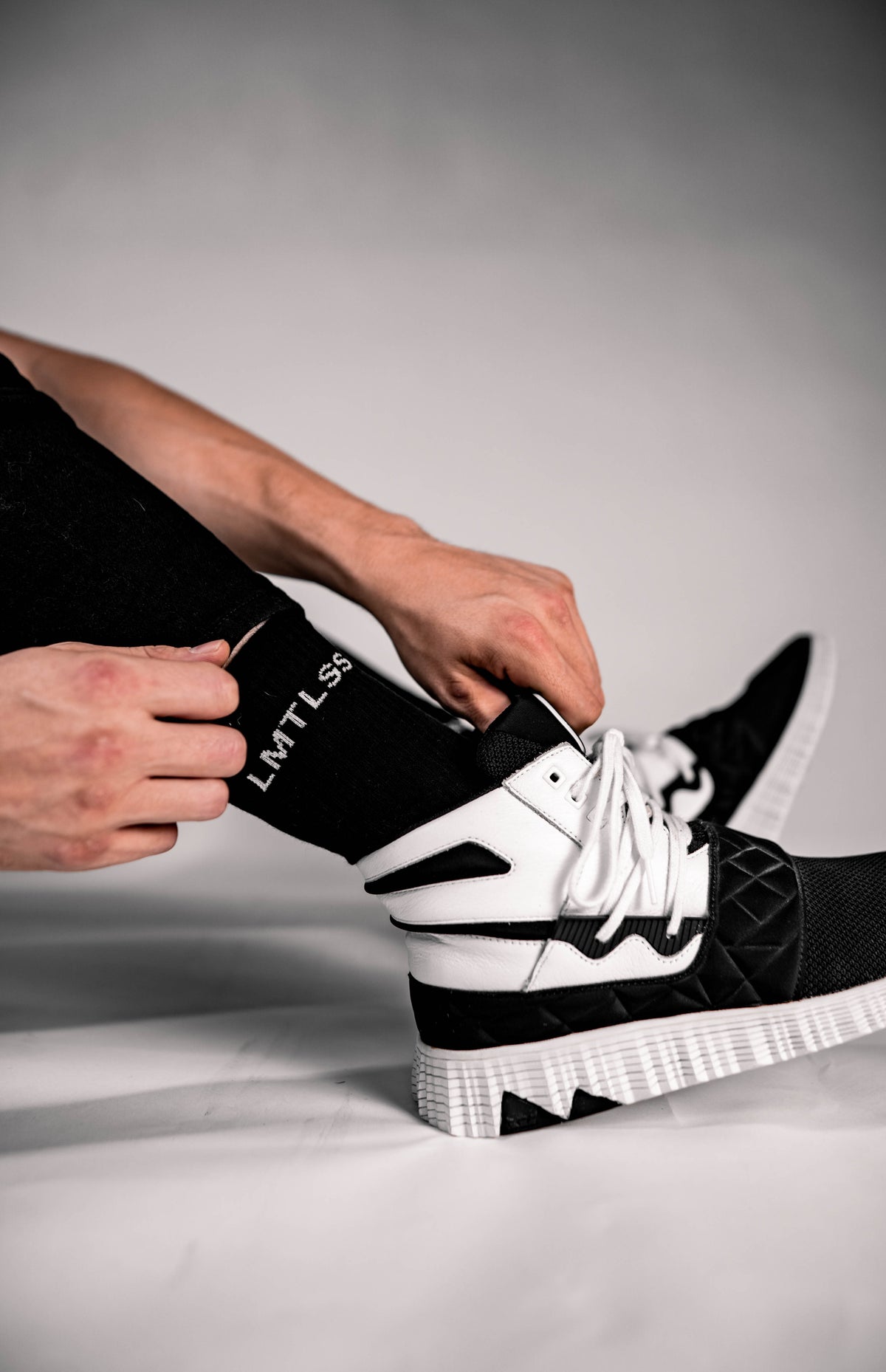 LMTLSS Crew Length Socks